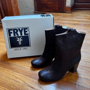 Frye Carson Mid Heel Boot